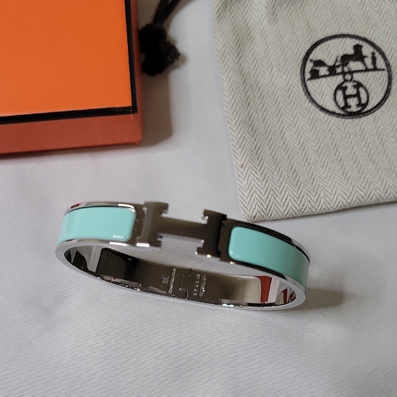 Hermes Enamel H Bracelet in Mint Green and Silver - Picture 2 of 4